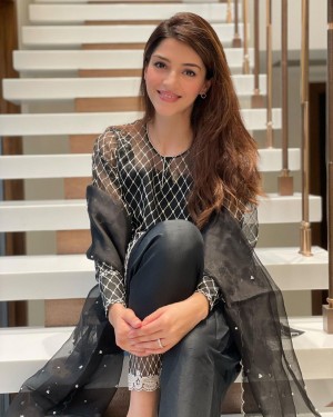 Mehreen Pirzada (aka) Mehrene Kaur Pirzada