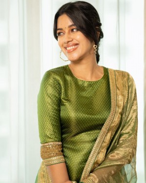 Mirnalini Ravi (aka) Mrinalini