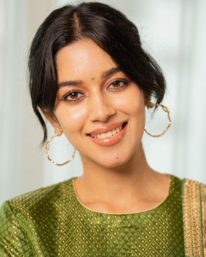 Mirnalini Ravi (aka) Mrinalini