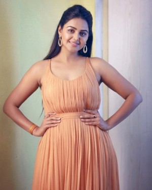 Monal Gajjar (aka) Monaal Gajjar