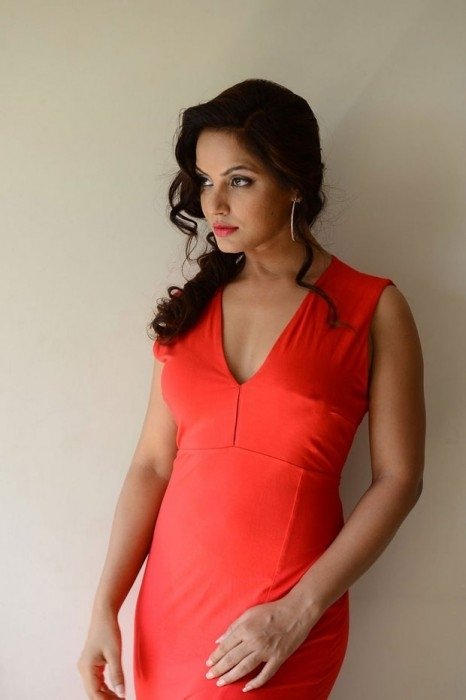 Neetu Chandra (aka) Neetu Photos Stills & Images