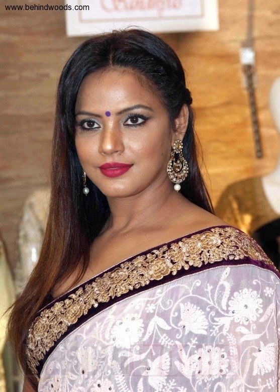 Neetu Chandra (aka) Neetu Photos Stills & Images