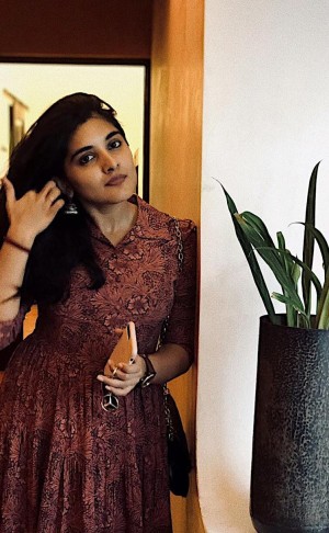 Nivedha Thomas (aka) Nivetha Thomas