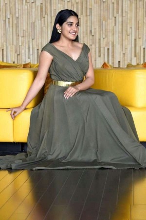 Nivedha Thomas (aka) Nivetha Thomas