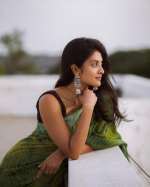 Nivedhithaa Sathish (aka) Nivedhitha