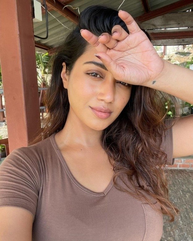 Nivetha Pethuraj Aka Nivetha Photos Stills Images