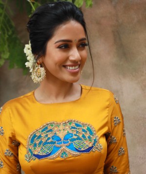 Nivetha Pethuraj (aka) Nivetha