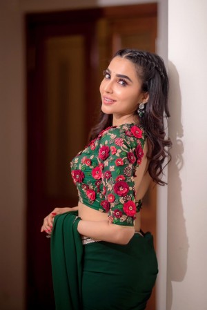 Parvati Nair (aka) ParvathyNair