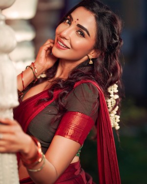 Parvati Nair (aka) ParvathyNair