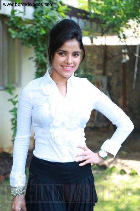 Pia Bajpai Aka Piabajpai Photos Stills And Images