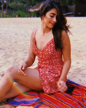 Pooja Hegde (aka) Pooja Hedge