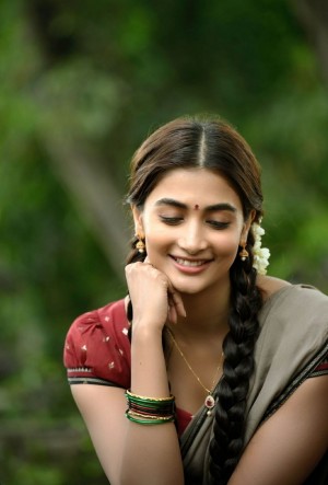 Pooja Hegde (aka) Pooja Hedge