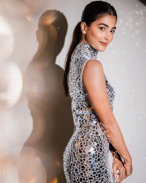 Pooja Hegde (aka) Pooja Hedge