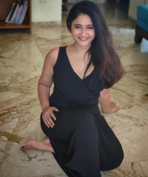 Poonam Bajwa (aka) Poonam