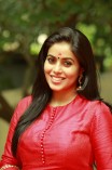 Poorna (aka) Poornaa