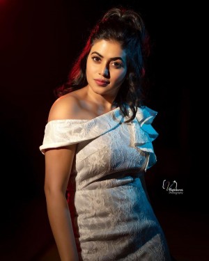 Poorna (aka) Poornaa