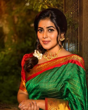 Poorna (aka) Poornaa