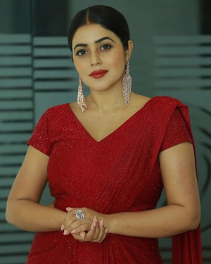 Poorna (aka) Poornaa