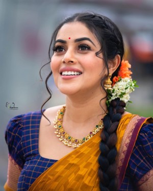 Poorna (aka) Poornaa