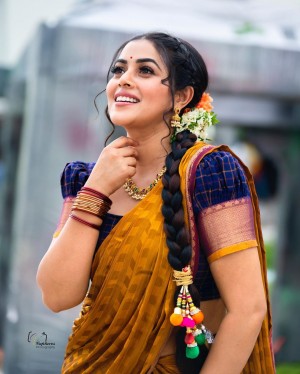 Poorna (aka) Poornaa