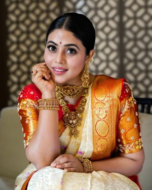 Poorna (aka) Poornaa