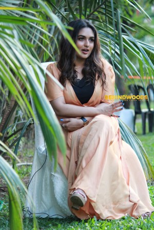 Prayaga Martin (aka) Prayaga Maartin