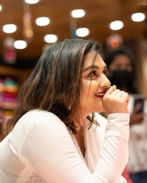 Prayaga Martin (aka) Prayaga Maartin