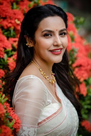 Priya Anand (aka) Actress Priya Anand