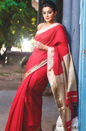 Priyamani (aka) Priya mani