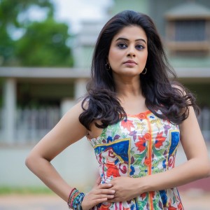 Priyamani (aka) Priya mani