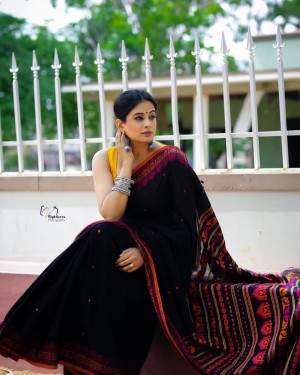 Priyamani (aka) Priya mani