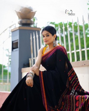 Priyamani (aka) Priya mani