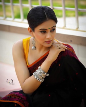 Priyamani (aka) Priya mani