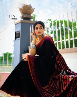 Priyamani (aka) Priya mani