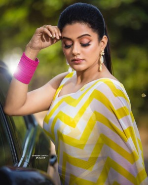 Priyamani (aka) Priya mani