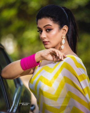 Priyamani (aka) Priya mani