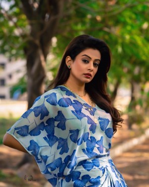 Priyamani (aka) Priya mani