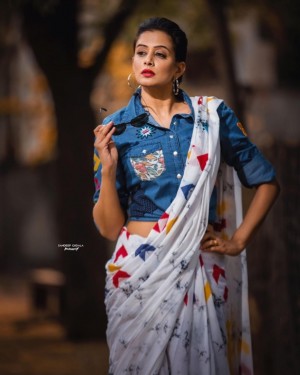 Priyamani (aka) Priya mani