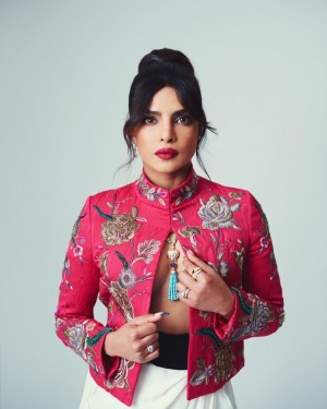 Priyanka Chopra (aka) Priyankachopra