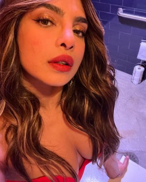 Priyanka Chopra (aka) Priyankachopra