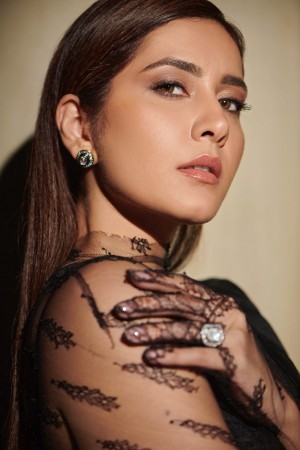 Raashi Khanna (aka) Rashi Khanna