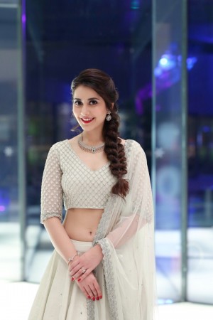 Raashi Khanna (aka) Rashi Khanna