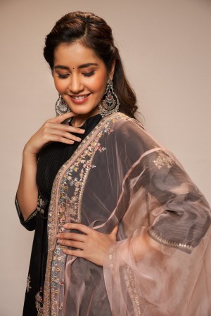 Raashi Khanna (aka) Rashi Khanna