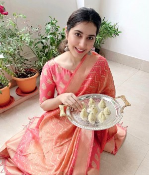 Raashi Khanna (aka) Rashi Khanna