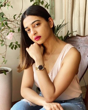 Radhika Apte (aka) RadhikaApte