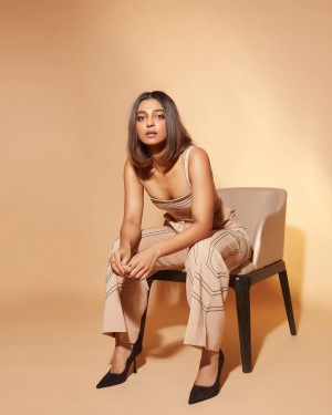 Radhika Apte (aka) RadhikaApte