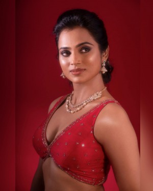 Ramya Pandian (aka) Ramyaa Paandian