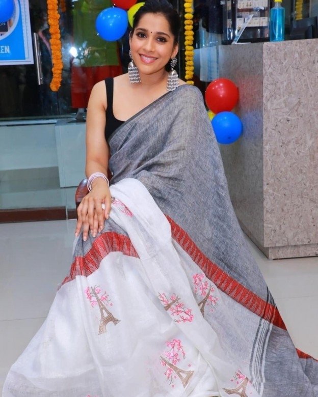 Rashmi Gautam (aka) RashmiGautam photos stills & images