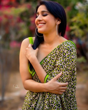 Rashmi Gautam (aka) RashmiGautam