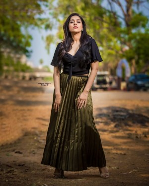 Rashmi Gautam (aka) RashmiGautam